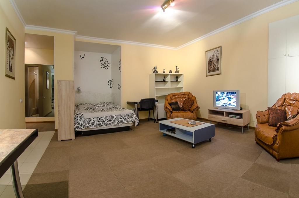 Apartment Triokhsviatytelskaya Street 3 Kiev Eksteriør bilde