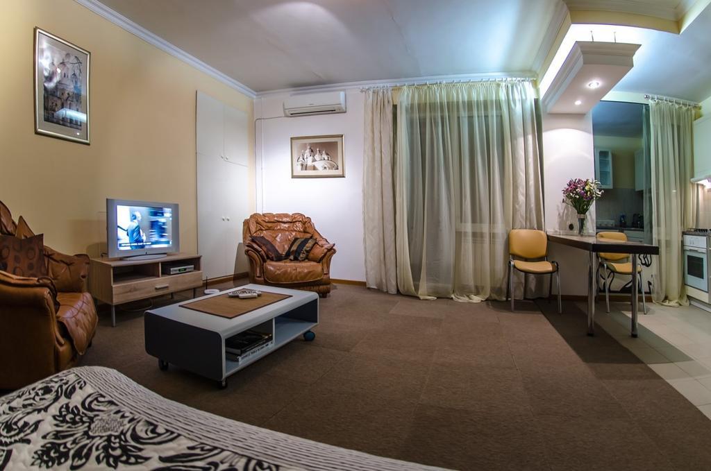 Apartment Triokhsviatytelskaya Street 3 Kiev Eksteriør bilde
