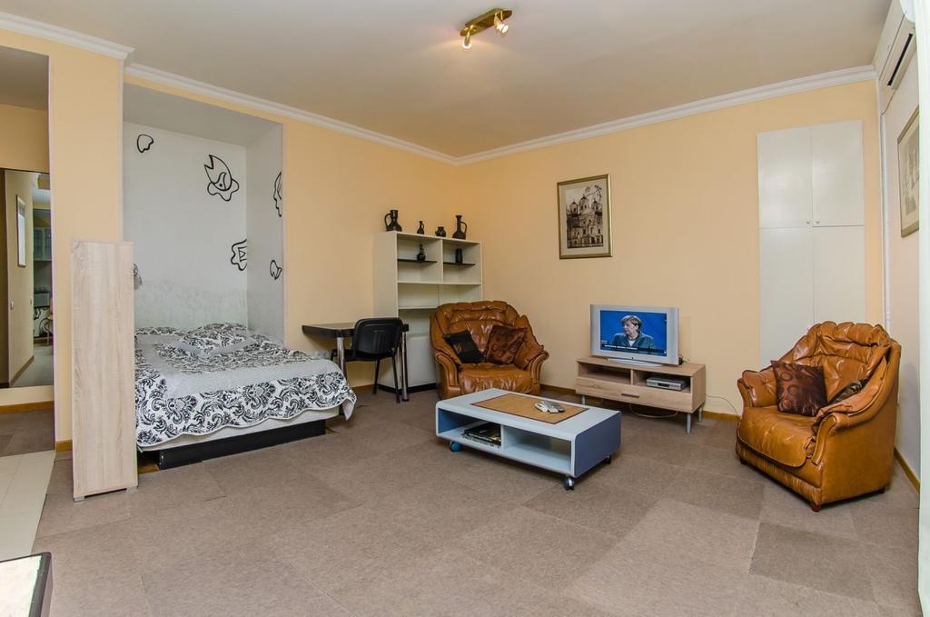 Apartment Triokhsviatytelskaya Street 3 Kiev Eksteriør bilde