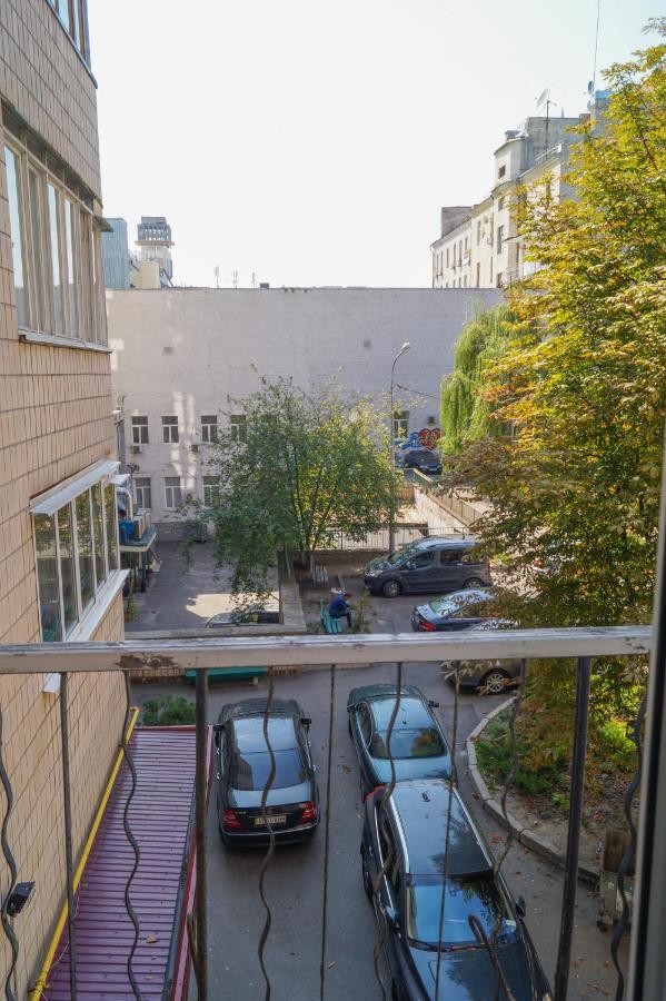 Apartment Triokhsviatytelskaya Street 3 Kiev Eksteriør bilde