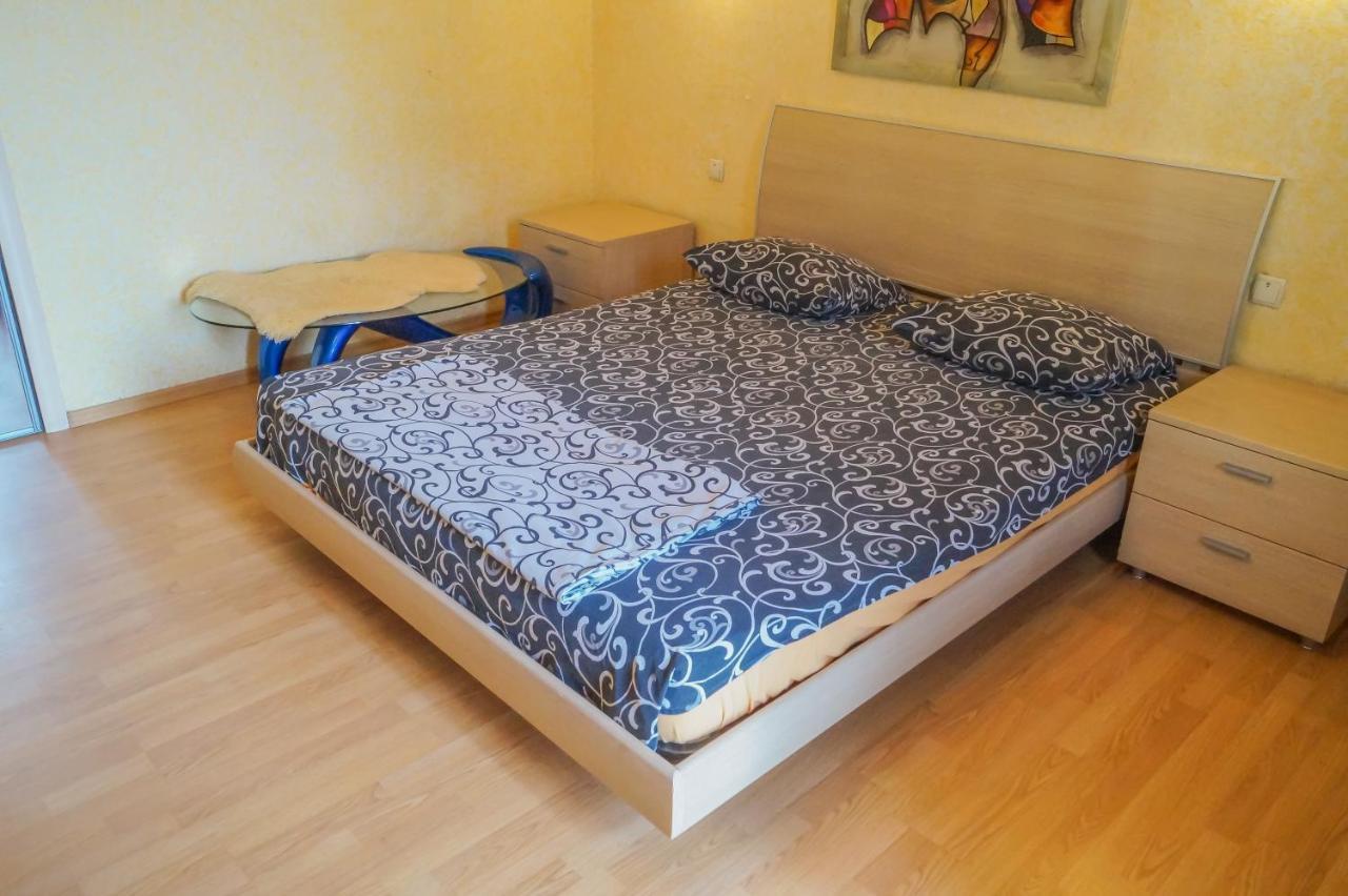 Apartment Triokhsviatytelskaya Street 3 Kiev Eksteriør bilde